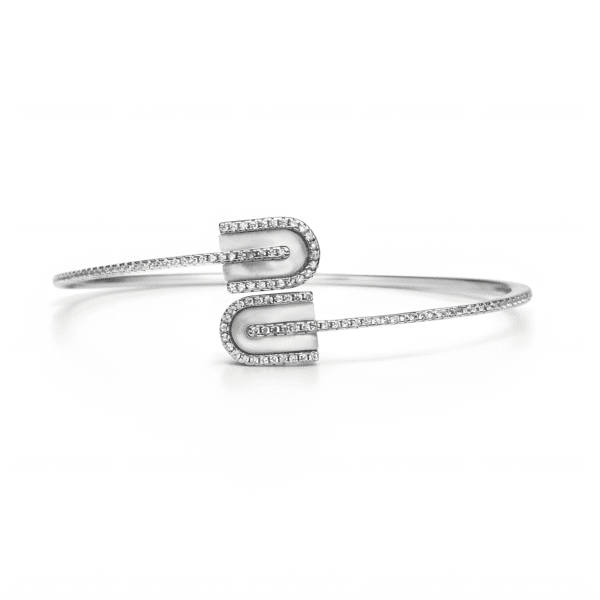 The Interlocking U-Link Bracelet