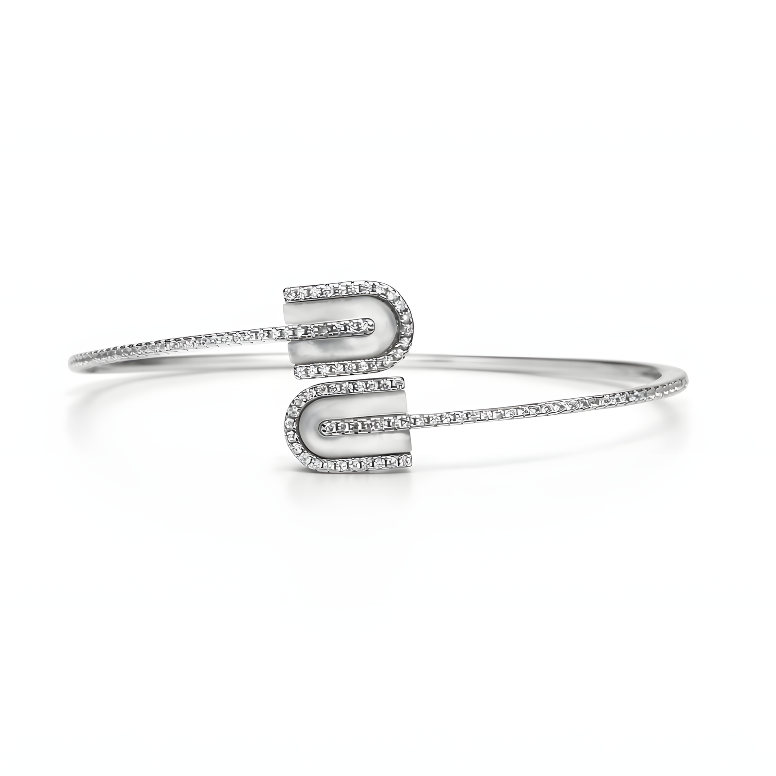 The Interlocking U-Link Bracelet